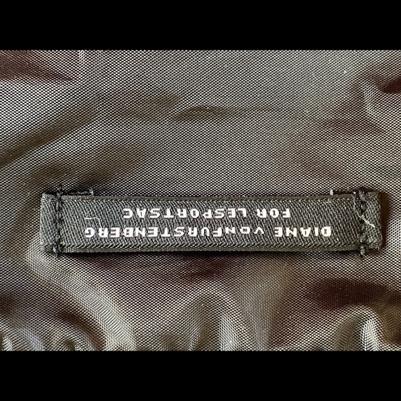 Limited Edition LeSportsac x Diane Von Furstenberg Cosmetic/Accessory Bag - Picture 6 of 7